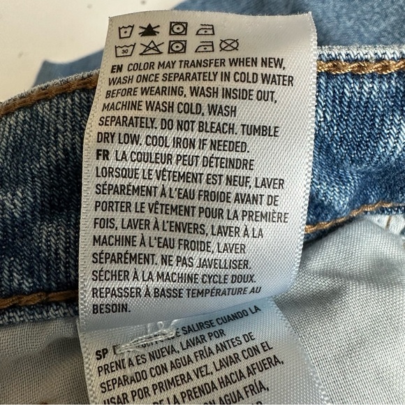 American Eagle Stretch Mom Jean Denim Size 4 Casual Straight Leg High Rise - Picture 9 of 9